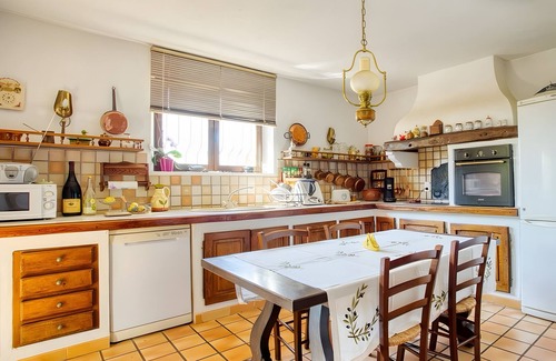 Les Adrets-de-l'Esterel House | Holiday Home 'Esterel' with Mountain View, Wi-Fi and Air Conditioning
