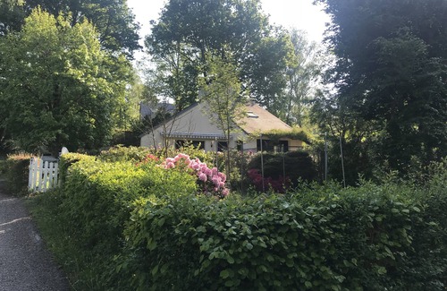 Marcillac-la-Croisille House | Holiday house facing the lake ideal for a family with children