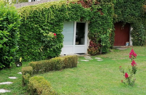 Saint-Michel-de-Fronsac Cottage | HOLIDAY COTTAGE FURNITURE