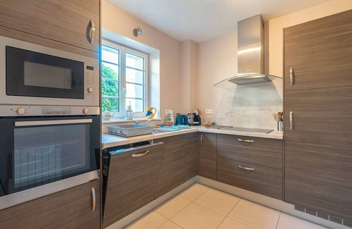 Saint-Seurin-de-Palenne House | Holiday Home 'Myosotis' with Shared Pool, Private Terrace and Wi-Fi