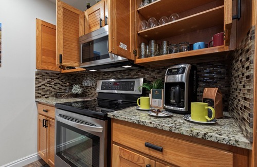 Willow Bend East House | Holiday Getaway - Centrally Located Park City Townhome with Private Hot Tub + Quail Meadows 23