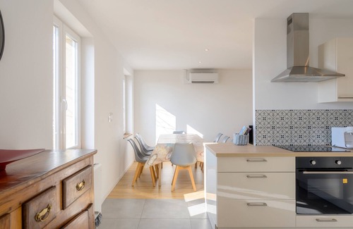 Eguisheim House | Holiday Home 'Le Gite De Luca' with Wi-Fi and Air Conditioning