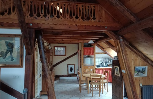 Monetier-les-Bains House | Holiday Home 'Landrosace' with Shared Terrace, Balcony and Wi-Fi