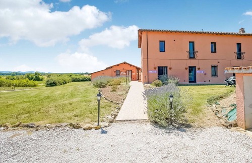 Ferretto House | Holiday Home in Castiglione near the Lake