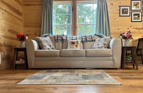 Licking Cottage | Holiday Haven, Personal Grill, Pet Friendly