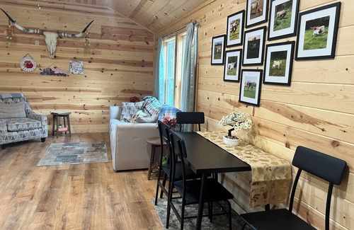 Licking Cottage | Holiday Haven, Personal Grill, Pet Friendly