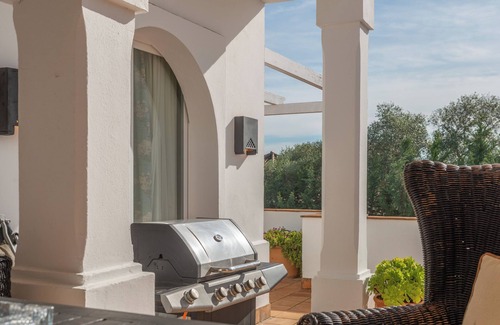 Benalup-Casas Vieja House | Holiday Home 'Capuchina' with Private Pool, Wi-Fi and Air Conditioning