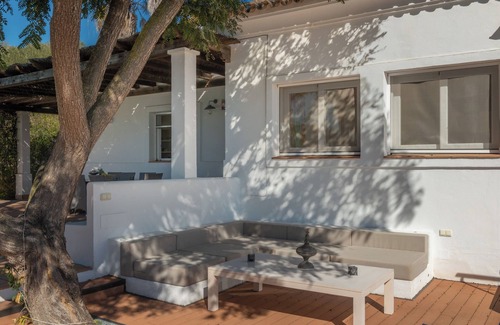 Benalup-Casas Vieja House | Holiday Home 'Dalia' with Private Pool, Wi-Fi and Air Conditioning