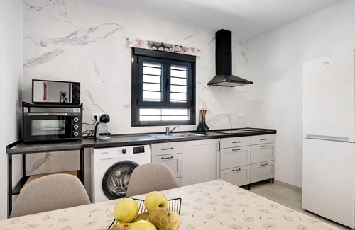 Chiclana de la Frontera House | Holiday Home 'La Posada' with Pool, Garden, Terrace & Wi-Fi