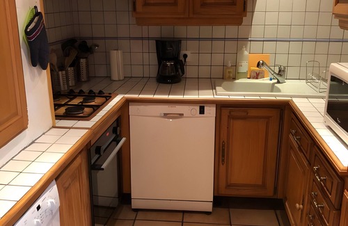 Champagny-en-Vanoise House | Holiday Home 'Juliette' with Private Garden, Balcony and Wi-Fi