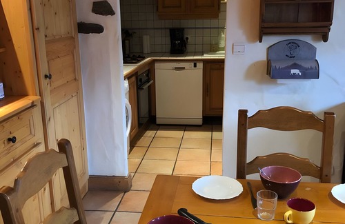 Champagny-en-Vanoise House | Holiday Home 'Juliette' with Private Garden, Balcony and Wi-Fi