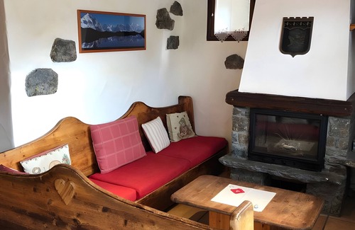 Champagny-en-Vanoise House | Holiday Home 'Juliette' with Private Garden, Balcony and Wi-Fi