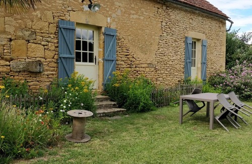 La Chapelle-Aubareil House | Holiday Home 'La Bessede' with Private Garden