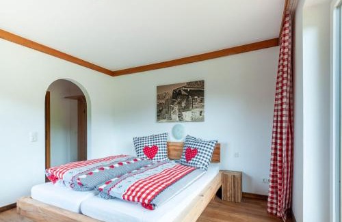Hopfgarten im Brixental House | Holiday Home Brixen Valley Ski Bus Access