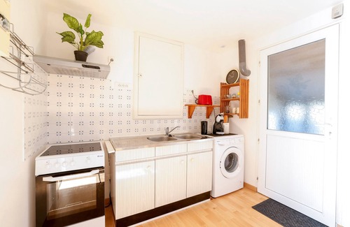 Chateauneuf-du-Faou House | Holiday Home 'Halte Au Bord De L’Aulne' with Private Garden