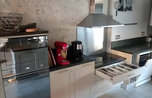 Dame-Marie-les-Bois House | Holiday Home '15 Guests with Pool' with Shared Pool, Private Terrace and Wi-Fi