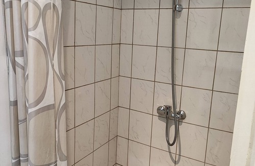 Duniere-sur-Eyrieux House | Holiday Home 'Coté Rue' with Shared Terrace, Shared Garden and Wi-Fi