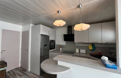 Le Chateau-d'Oleron House | Holiday Home 'Au Coeur Du Fief Naton' with Private Terrace and Private Garden