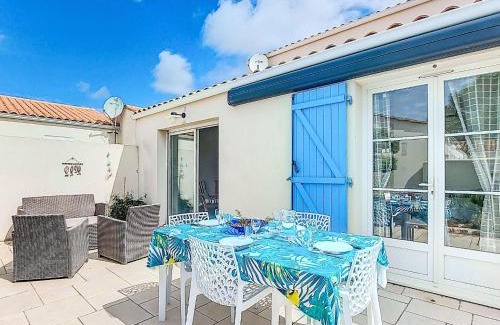 La Cotiniere House | Holiday Home Les coutures by Interhome