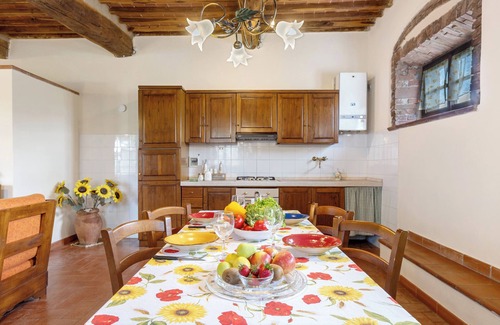 San Macario In Monte House | Holiday Home 'Casa Con Terrazza Nella Vigna' with Shared Pool and Shared Garden