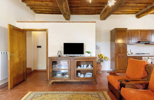 San Macario In Monte House | Holiday Home 'Casa Con Terrazza Nella Vigna' with Shared Pool and Shared Garden