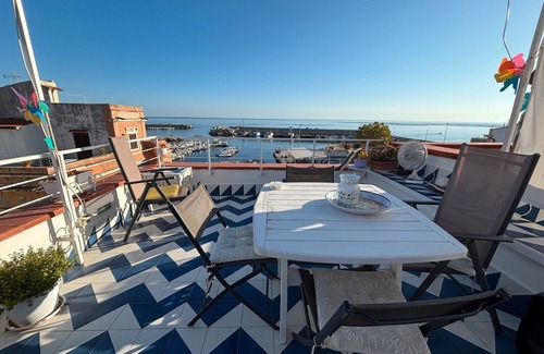 Isola delle Femmine Apartment | Holiday Home 'Sumarè' with Sea View, Wi-Fi and Air Conditioning