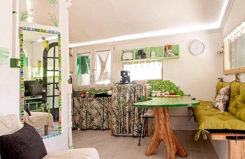 Rosignano Marittimo Villa | Holiday Home 'Vacanza nel bosco' with Shared Pool & Shared Garden