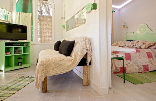 Rosignano Marittimo Villa | Holiday Home 'Vacanza nel bosco' with Shared Pool & Shared Garden