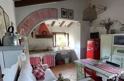 Castelnuovo Misericordia House | Holiday Home 'Mare Colline Città D'Arte' with Private Garden