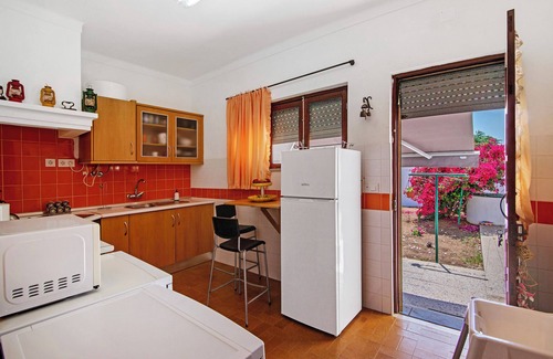 Manta Rota House | Holiday Home 'Casa Maria Beatriz' with Private Terrace, Private Garden and Wi-Fi