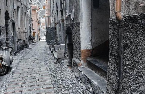 Badalucco Apartment | Holiday Home 10 minuti dal mare Taggia Sanremo