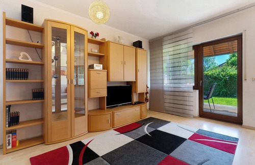 Schwanau House | Holiday Home '110qm, 4 Schlafzimmer' with Private Terrace, Private Garden and Wi-Fi