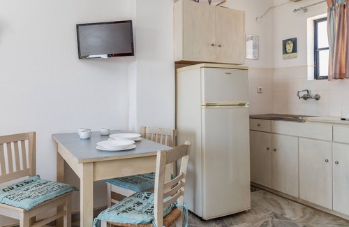 Kipri House | Holiday Home '1b Kypri Seaview Perasma Studio' with Sea View, Wi-Fi and Air Conditioning