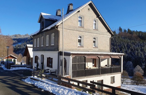 Nordenau House | Holiday home (350m², 16 people) with a large outdoor area + sauna/tablefootball.