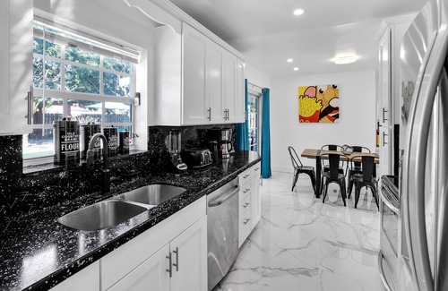 Driftwood House | Holiday Home 4BR Private Pool near HardRock Casino