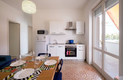 Scala di Furno House | Holiday Home 'A Due Passi dal Mare' with Sea View, Wi-Fi and Air Conditioning