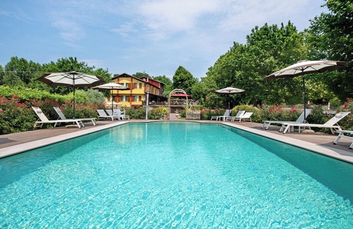 Cavaion Veronese House | Holiday Home 'Agriturismo Ca Persiane' with Private Pool, Wi-Fi and Air Conditioning