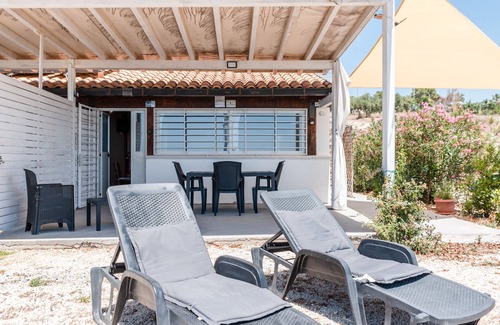 Realmonte Apartment | Holiday Home 'Abbacari 1' with Sea View, Wi-Fi and Air Conditioning