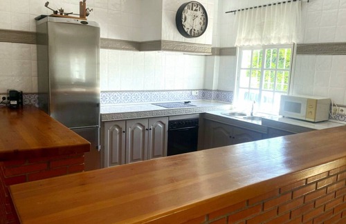 Villanueva del Trabuco House | Holiday Home 'Aires De Gibalto' with Mountain View, Private Pool and Wi-Fi