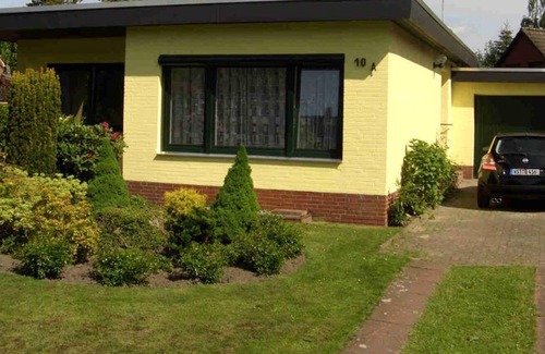 Rostrup Apartment | Holiday home Alte Strasse - holiday home "Alte Strasse", shower, toilet