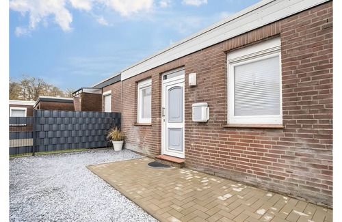 Hage House | Holiday Home 'Am Wald' with Private Terrace, Private Garden and Wi-Fi