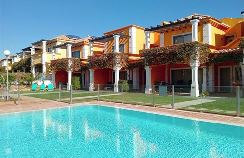 Luz de Tavira House | Holiday Home 'Anis Lux Tavira Residence 5Q' with Shared Pool, Wi-Fi and Air Conditioning