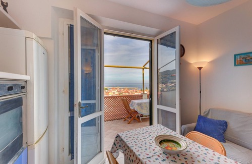 Marciana Marina House | Holiday Home 'Appartamento Belvedere' with Sea View, Private Terrace and Wi-Fi