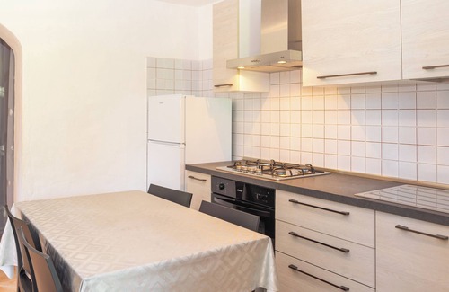 Pittulongu House | Holiday Home "Appartamento dell Pellicano" Near the Beach and with Air Conditioning