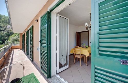 Varazze House | Holiday Home "Bagetti" with Sea View, 2 Private Terraces and Wi-Fi