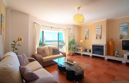 Meia Praia House | Holiday Home Baia de Cristal 1 - LGS170 by Interhome