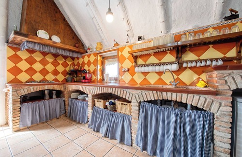 Deltebre House | Holiday Home 'Barraca Gran' with Lake View, Private Pool and Wi-Fi