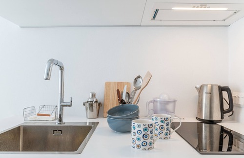 Mpatsi House | Holiday Home 'Bebas Studio A' with Sea View, Wi-Fi and Air Conditioning