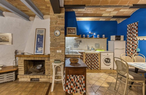 Orriols House | Holiday Home "Blava" with Wi-Fi
