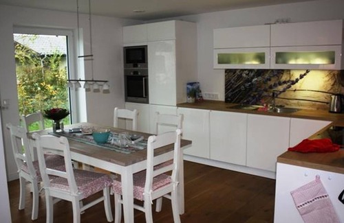 Sudbrookmerland House | Holiday home Bullerbü - Holiday home, shower and bath, 3 bedrooms